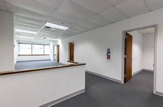 2 Walnut Grove Dr, Horsham Township, PA for lease Interior Photo- Image 1 of 4