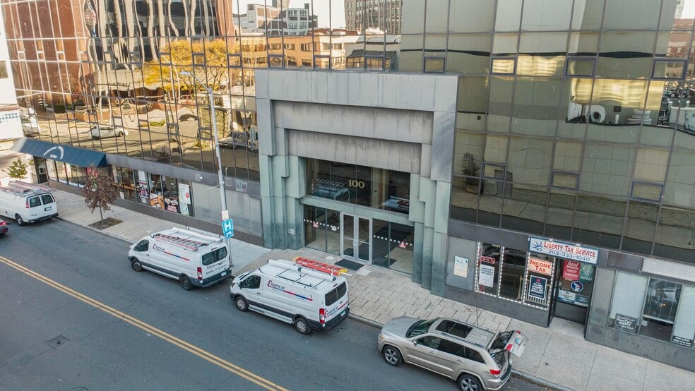 100 Fairfield Ave, Bridgeport, CT for lease - Building Photo - Image 3 of 12