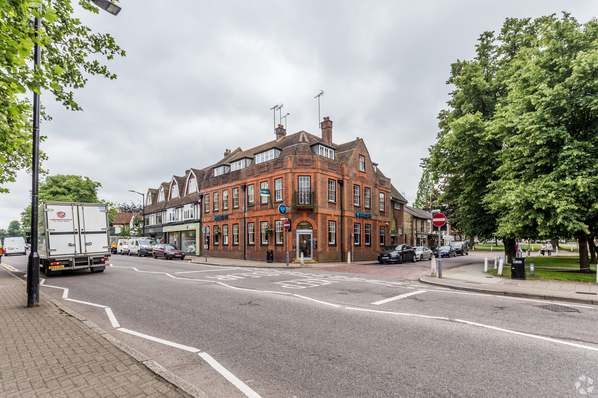 16 High St, Harpenden for sale Primary Photo- Image 1 of 17