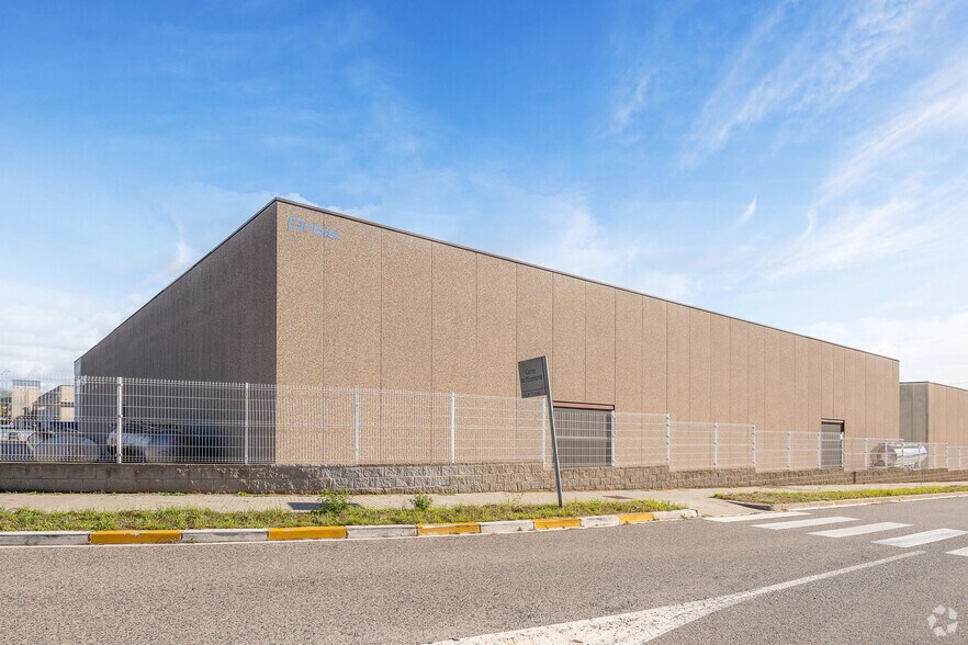 Industrial in Vilafranca del Penedès, Barcelona for lease - Building Photo - Image 2 of 9