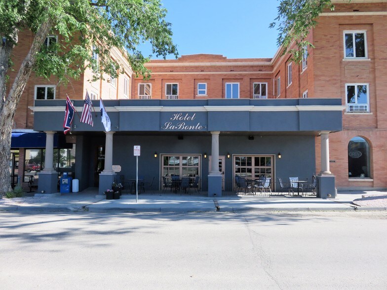 206 Walnut St, Douglas, WY for sale - Building Photo - Image 1 of 1
