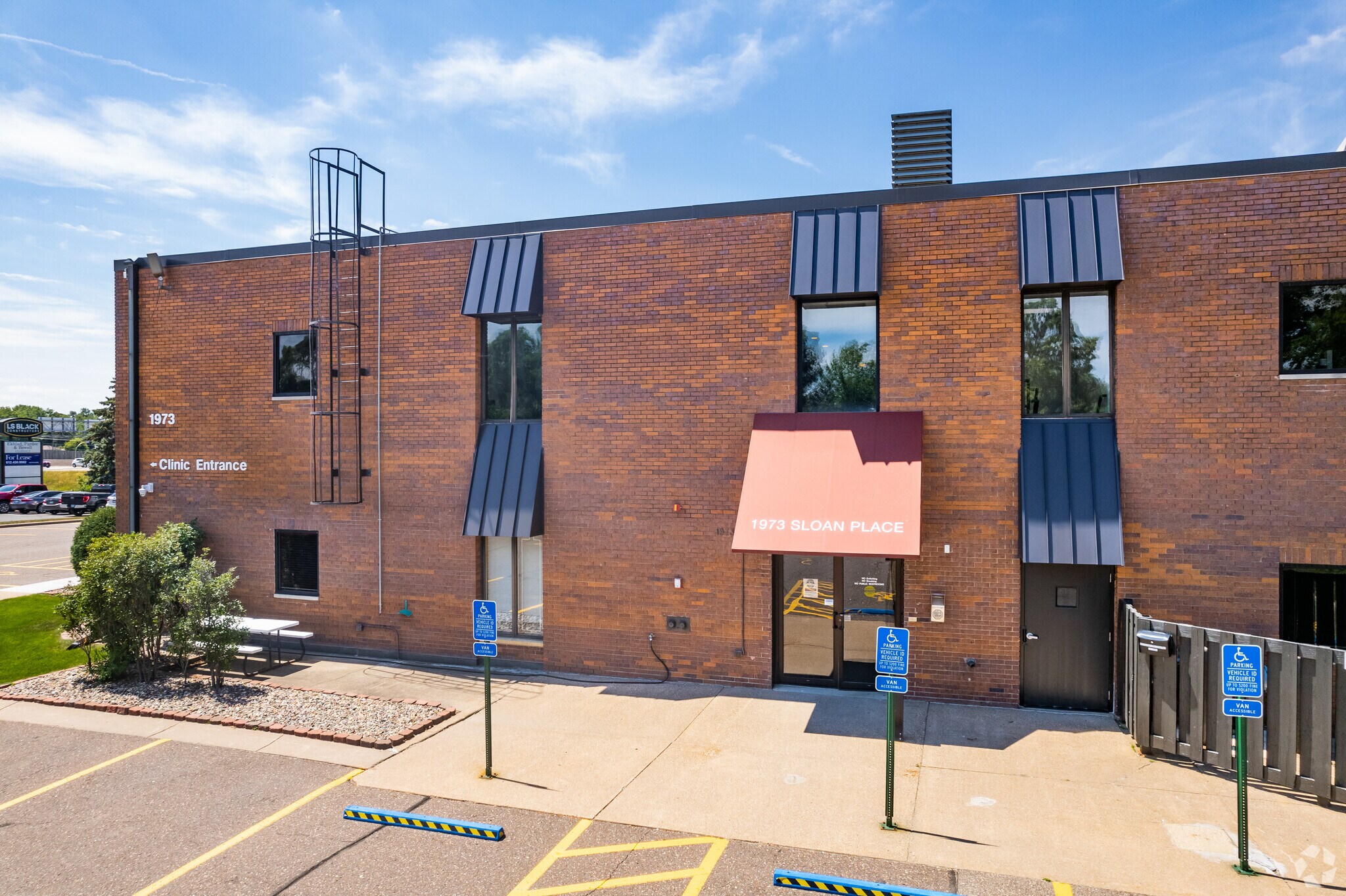 1973 Sloan Pl N, Maplewood, MN 55117 Office for Lease