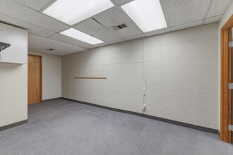 30470 SW Parkway Ave, Wilsonville, OR for lease Interior Photo- Image 2 of 15