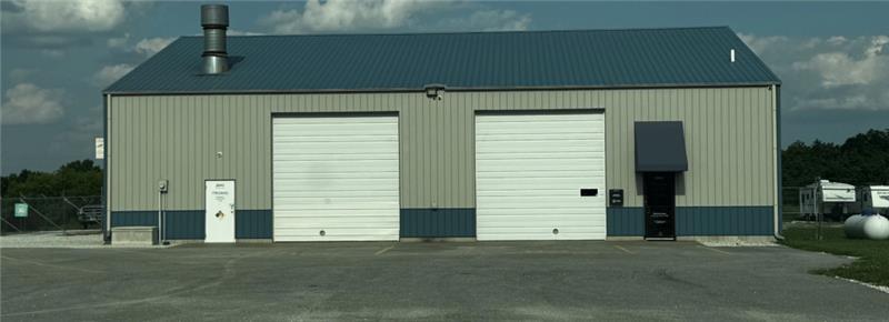 2042 James River Ct, Nixa, MO for sale - Building Photo - Image 1 of 1