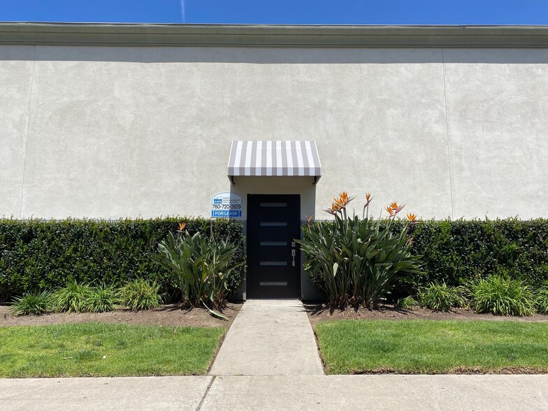 4001-4011 W Point Loma Blvd, San Diego, CA for lease - Building Photo - Image 1 of 13