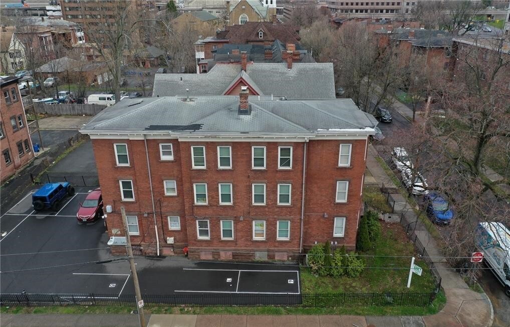 6365 Hungerford St, Hartford, CT 06106