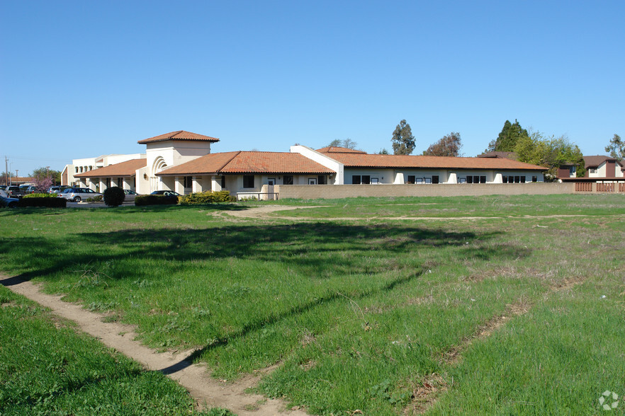 1201 E Ocean Ave, Lompoc, CA for lease - Building Photo - Image 2 of 12