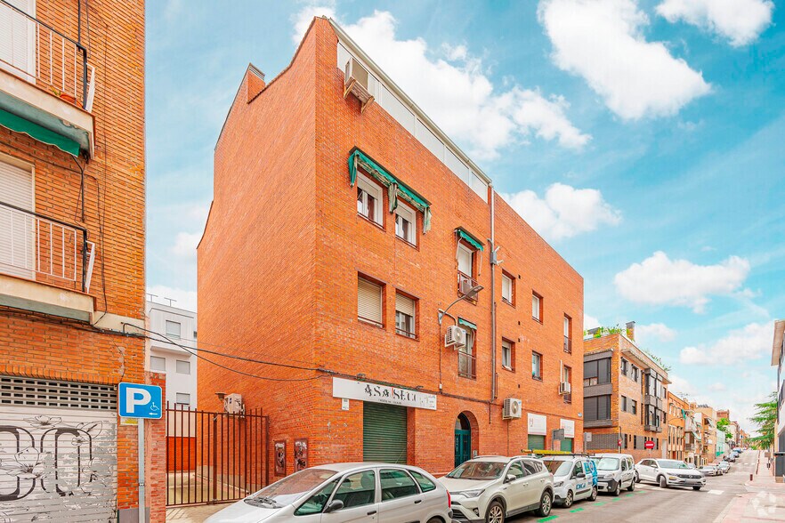 Calle de las Magnolias, 98, Madrid, Madrid for sale - Building Photo - Image 2 of 2