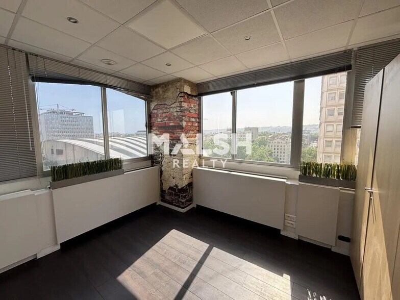 Office in Lyon for lease - Interior Photo - Image 3 of 10