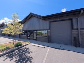 2561 NE 4th St, Bend, OR for lease Building Photo- Image 1 of 13