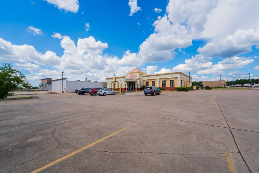 2529 S 6 Hwy, Houston, TX for sale - Building Photo - Image 2 of 44