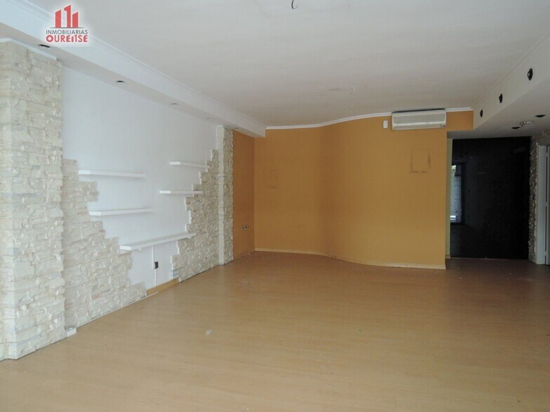 Retail in Ourense for lease - Building Photo - Image 3 of 12