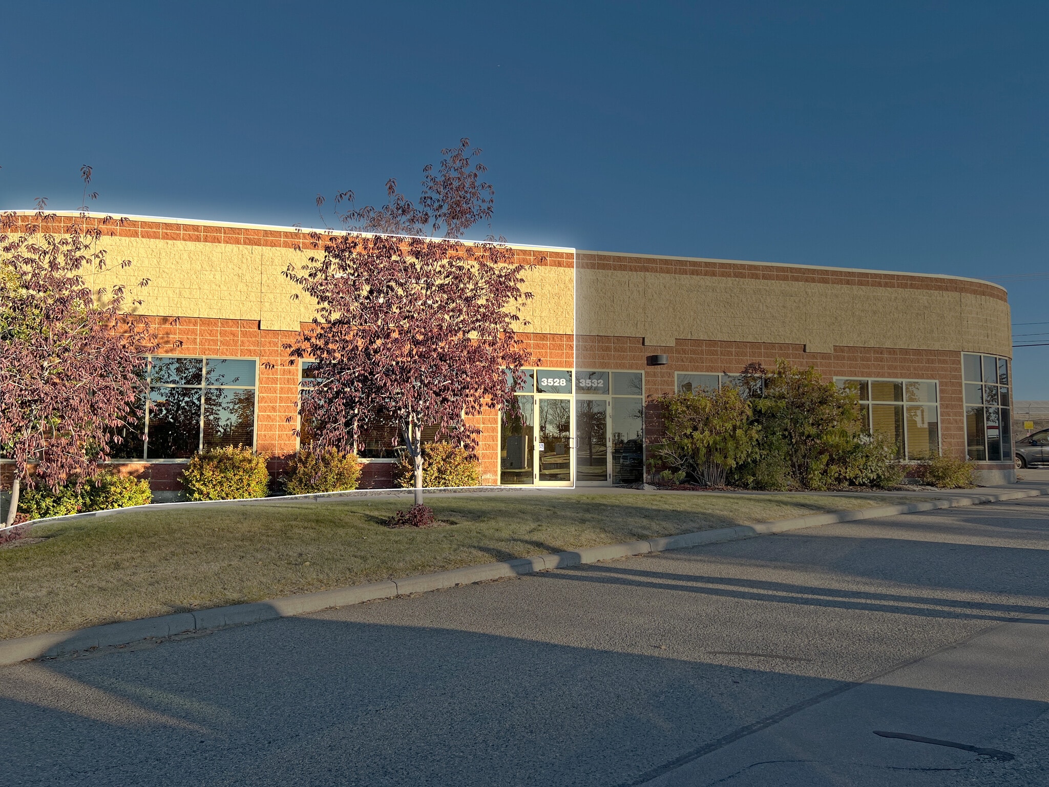 3528 114 Av SE, Calgary, AB for lease Interior Photo- Image 1 of 3