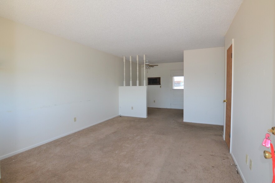 1532 N 15th St, Canon City, CO for sale - Interior Photo - Image 3 of 8