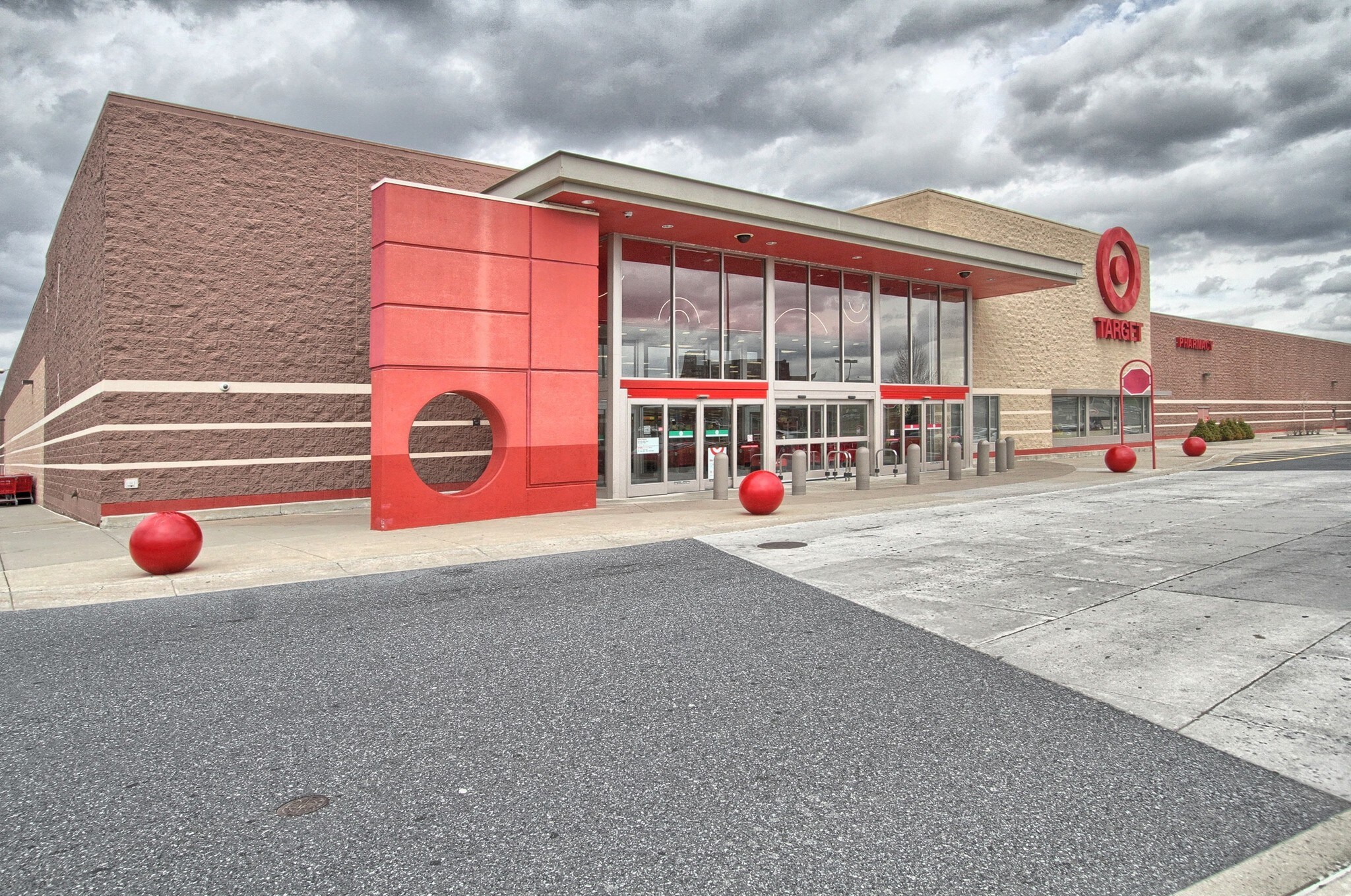 4600-4680 High Pointe Blvd, Harrisburg, PA for sale Building Photo- Image 1 of 1