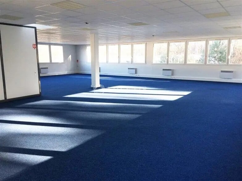 Office in Vendôme for lease - Interior Photo - Image 2 of 7