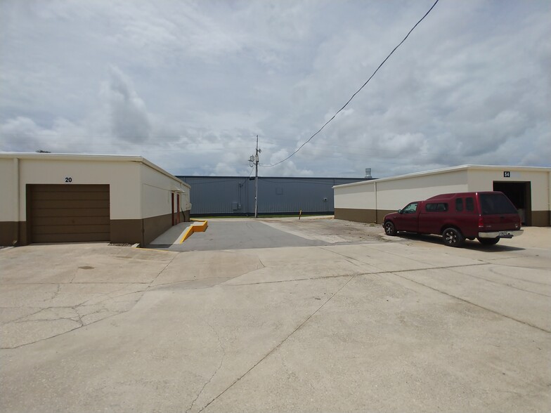 4745 126th Ave N, Clearwater, FL for lease - Building Photo - Image 3 of 8