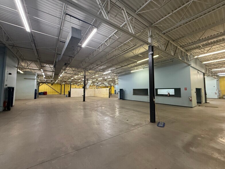 4 Cabot Rd, Hudson, MA for lease - Building Photo - Image 2 of 6