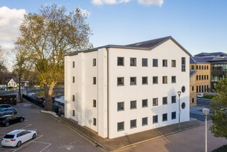 More details for Kingsbury Cres, Staines-Upon-Thames - Coworking for Lease