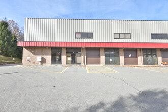 999 Willow Grove St, Hackettstown, NJ for lease Interior Photo- Image 1 of 28