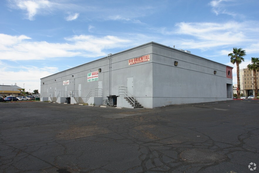 4550 S Maryland Pky, Las Vegas, NV for lease - Building Photo - Image 2 of 4