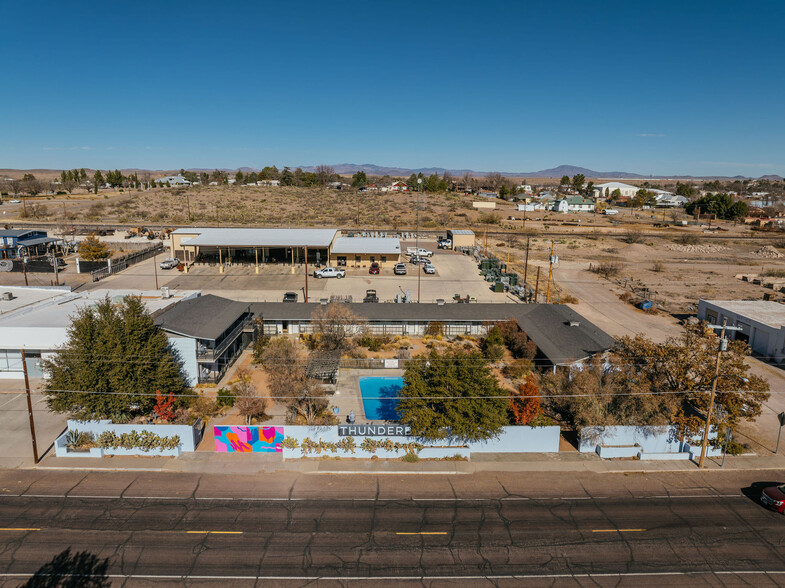 601 W San Antonio St, Marfa, TX for sale - Primary Photo - Image 1 of 24