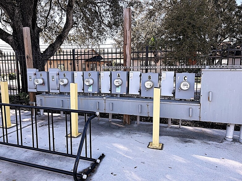 12017 Carlsbad St, Houston, TX for lease - Building Photo - Image 2 of 14