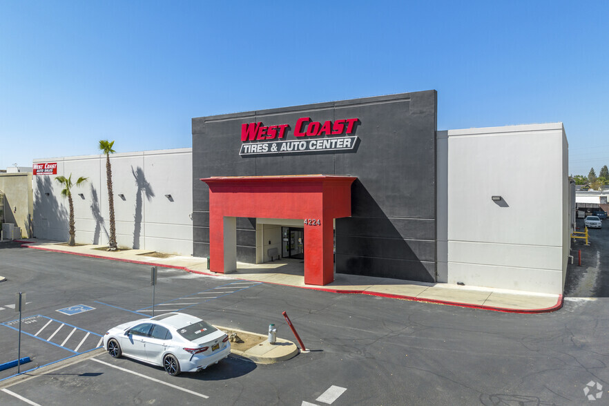 4224 W Shaw Ave, Fresno, CA for lease - Building Photo - Image 1 of 9