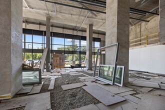 3300 - 3340 Lakeshore rd, Kelowna, BC for lease Interior Photo- Image 2 of 7