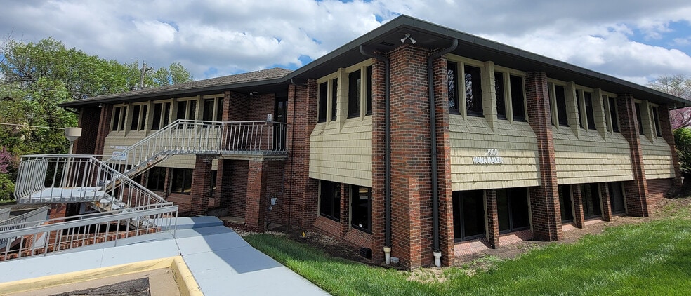 Wanamaker Dr. Office Buildings portfolio of 2 properties for sale on LoopNet.com - Building Photo - Image 1 of 5