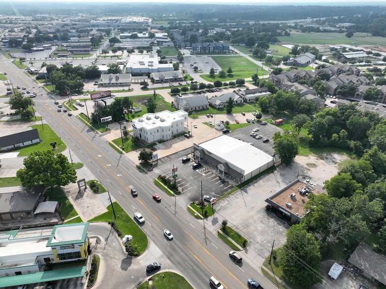 1000 W Main St, Tomball, TX for sale - Building Photo - Image 3 of 9