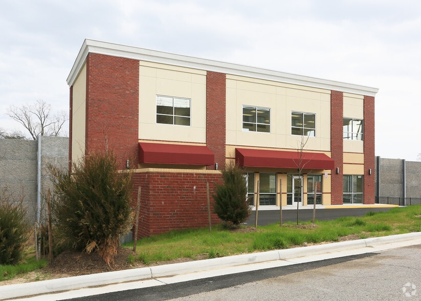 9261 Plaskett Ln, Lorton, VA for lease - Building Photo - Image 2 of 11