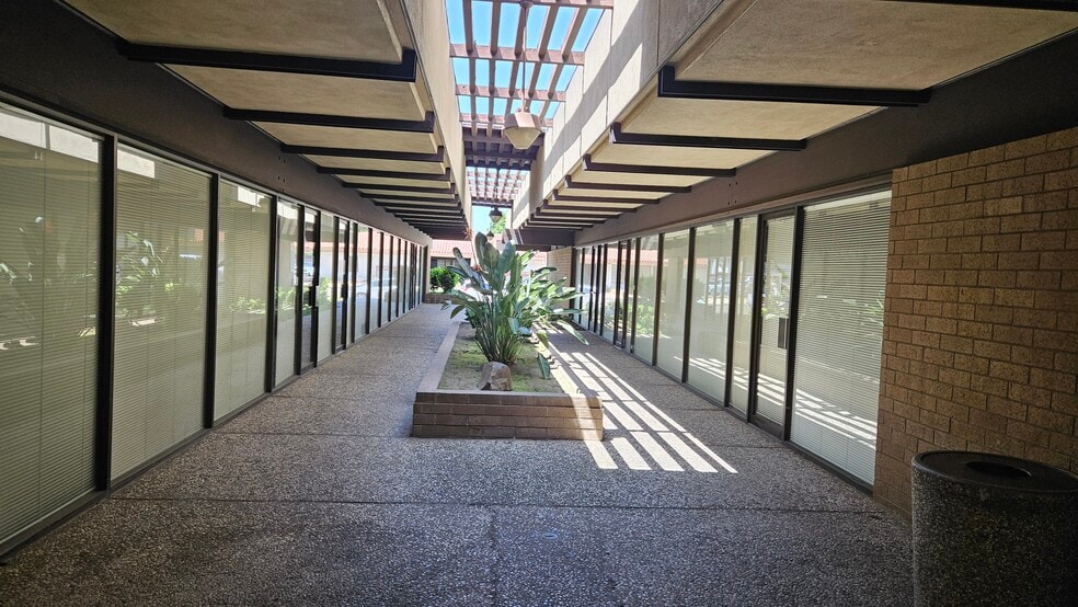 1212 W Robinhood Dr, Stockton, CA for lease - Building Photo - Image 3 of 8