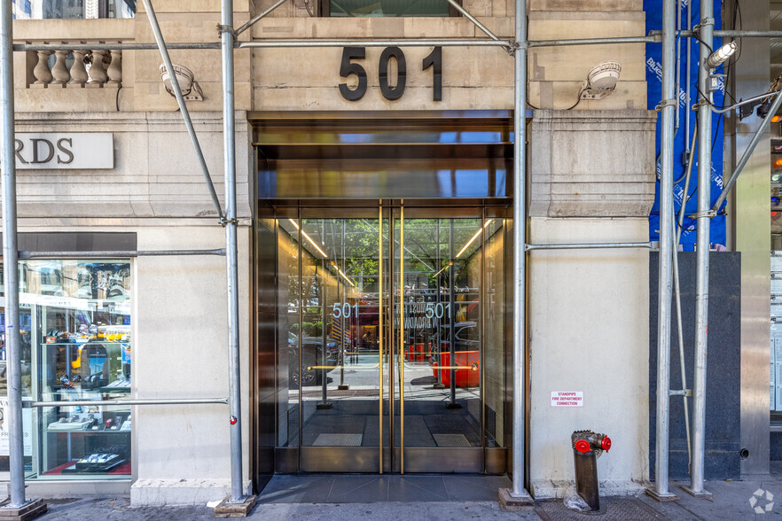 501 Fifth Ave, New York, NY for lease - Building Photo - Image 3 of 4