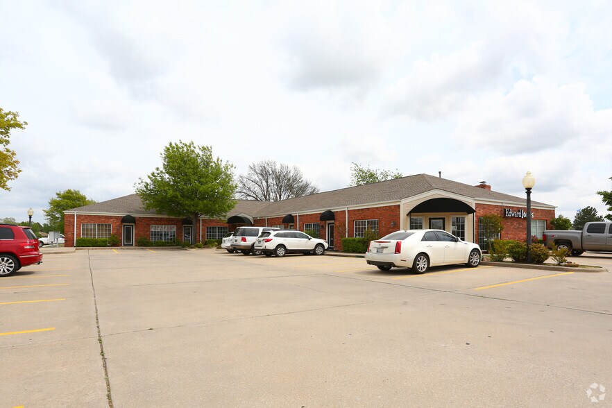 9300 S Pennsylvania Ave, Oklahoma City, OK, 73159 Office Space For