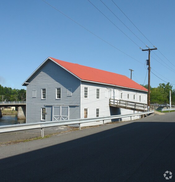 81 Water St, Catskill, NY for sale - Building Photo - Image 2 of 2