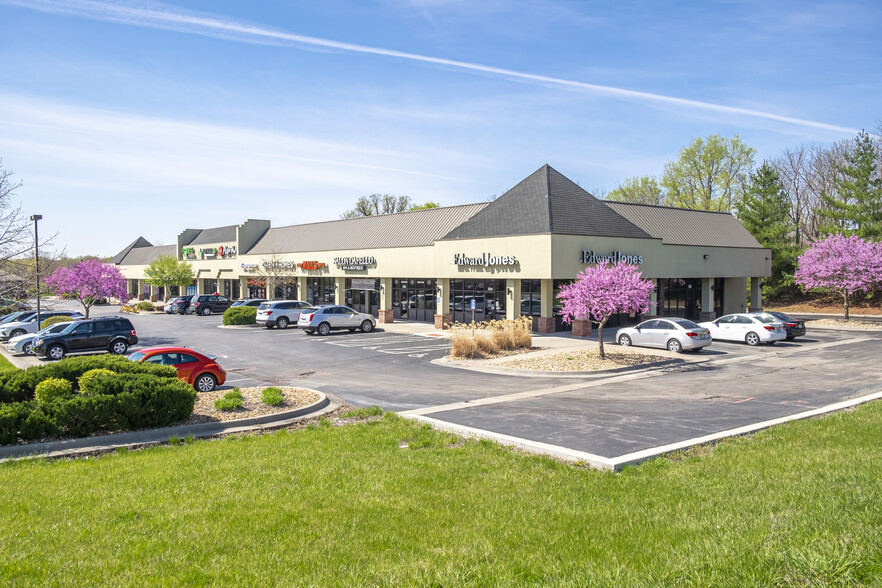 8560 N Green Hills Rd, Kansas City, MO for lease - Building Photo - Image 1 of 10