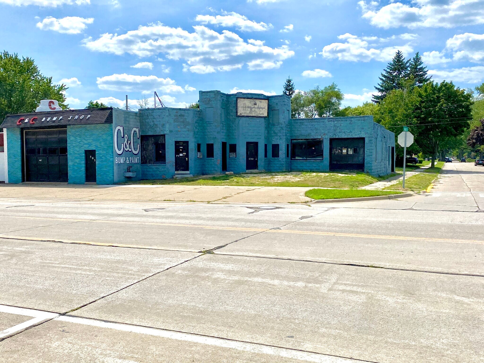 502 S Main St, Clawson, MI 48017 Retail for Sale