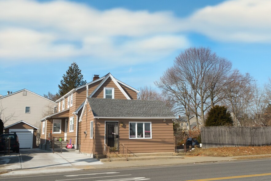 837 Willis Ave, Albertson, NY for sale - Building Photo - Image 1 of 7