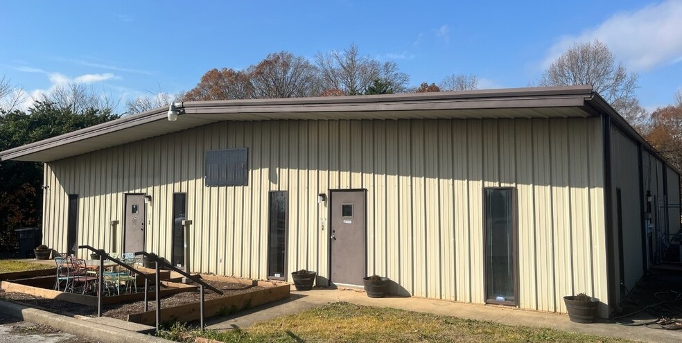 1508 Whitehall Rd, Anderson, SC for lease - Building Photo - Image 1 of 7