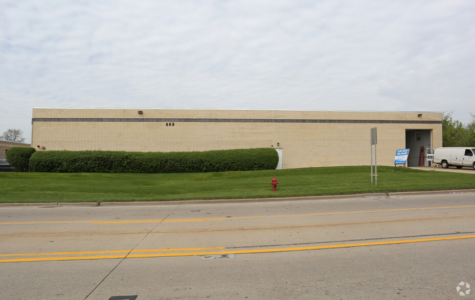 656-674 County Line Rd, Bensenville, IL for lease - Building Photo - Image 2 of 4