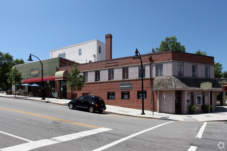 104 S White St, Wake Forest, NC 27587