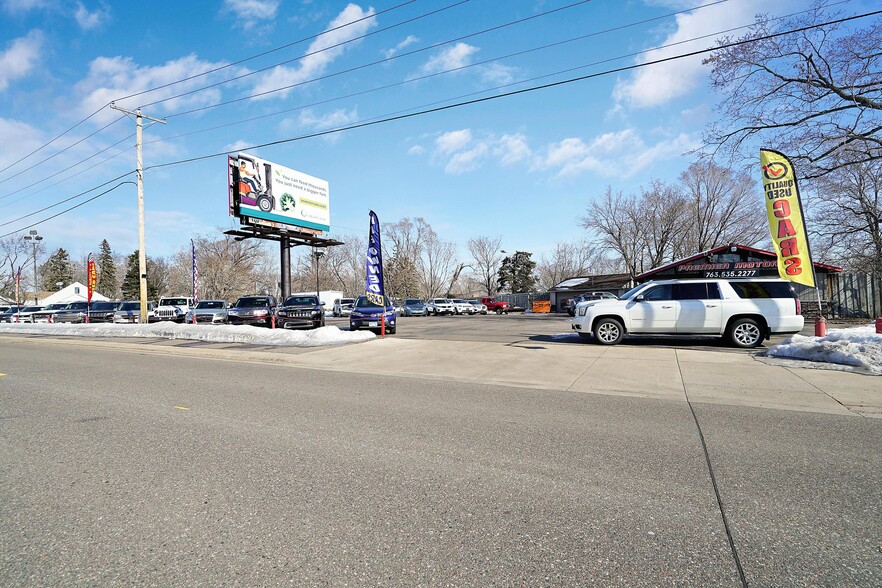 6048-6058 Lakeland Ave N, Minneapolis, MN for sale - Building Photo - Image 1 of 1