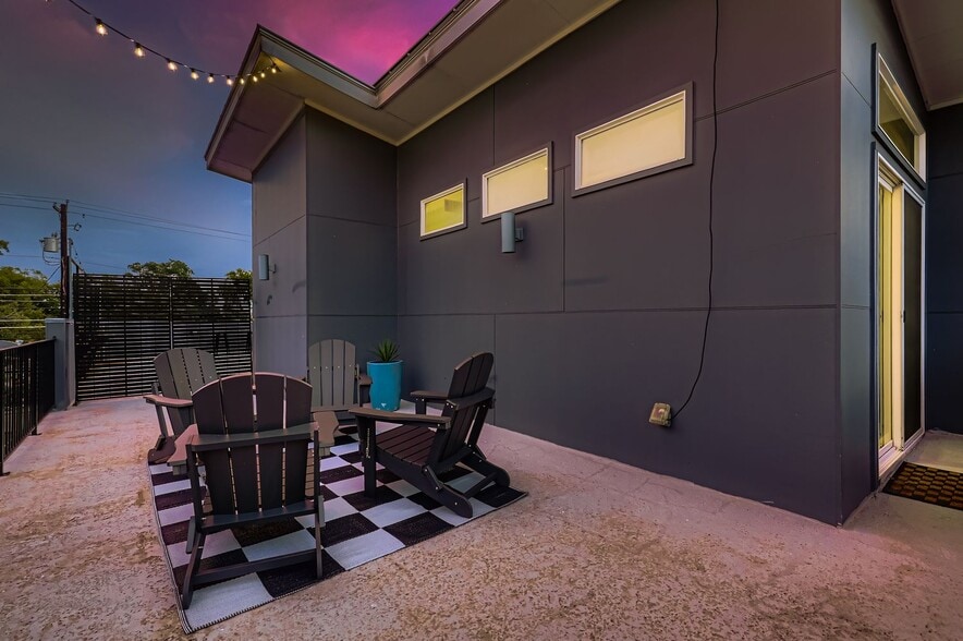 2426 Webberville Rd, Austin, TX for lease - Building Photo - Image 3 of 3