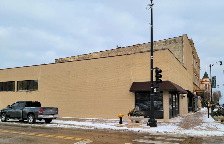 420 6th St, Racine, WI 53403 - Office for Sale | LoopNet