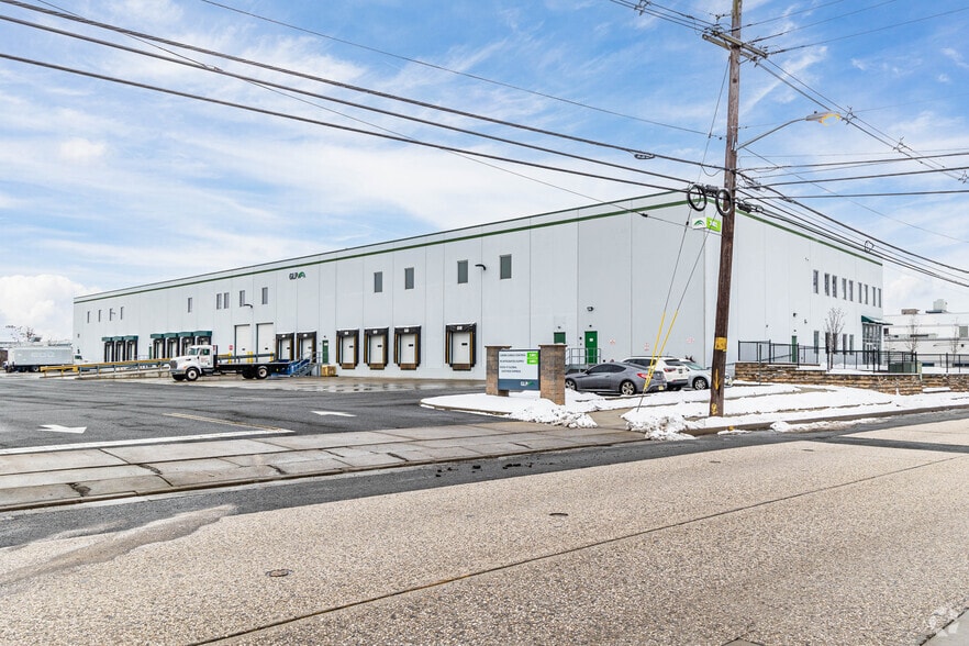 1401 W Blancke St, Linden, NJ for lease - Building Photo - Image 1 of 5