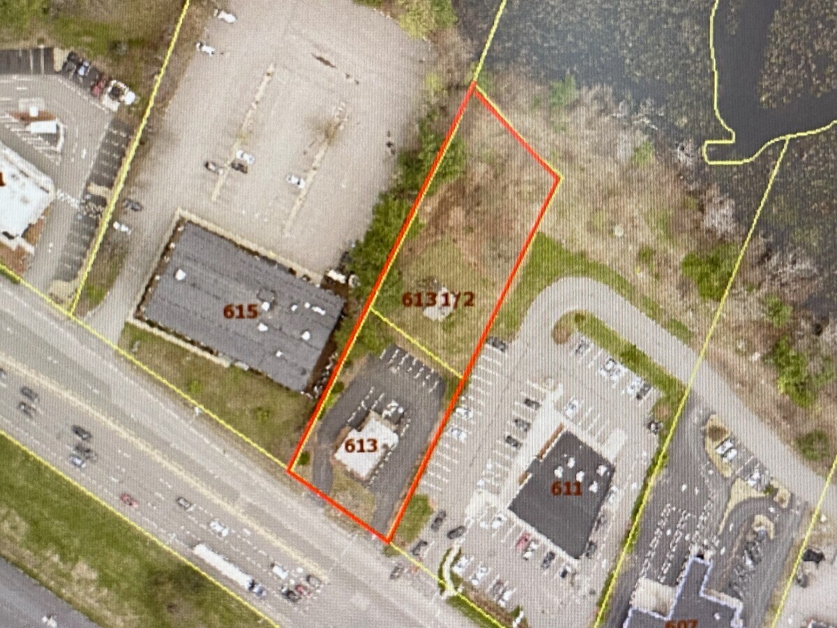 613 Amherst St, Nashua, NH 03063