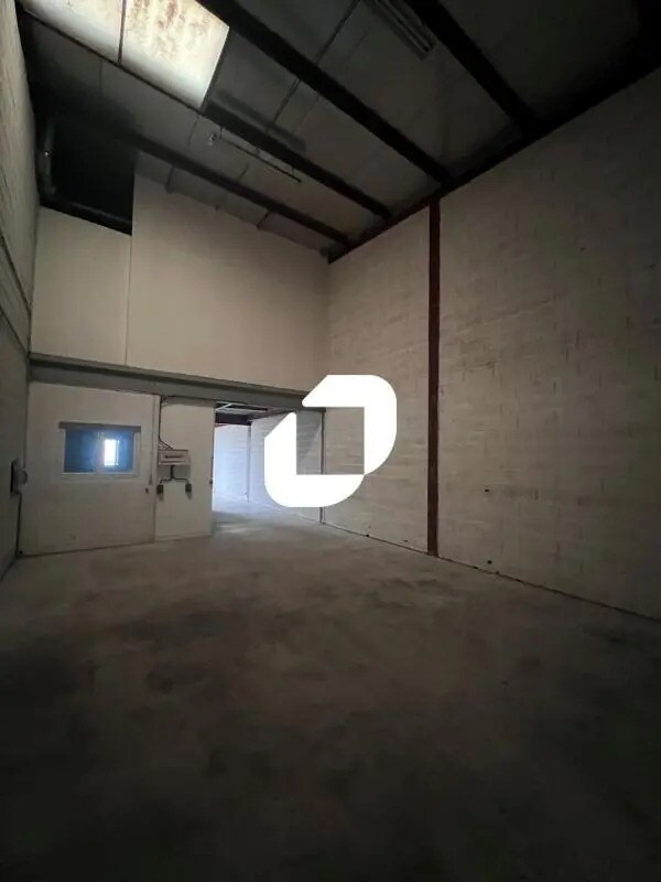 Flex in Quincy-Voisins for lease Interior Photo- Image 1 of 6