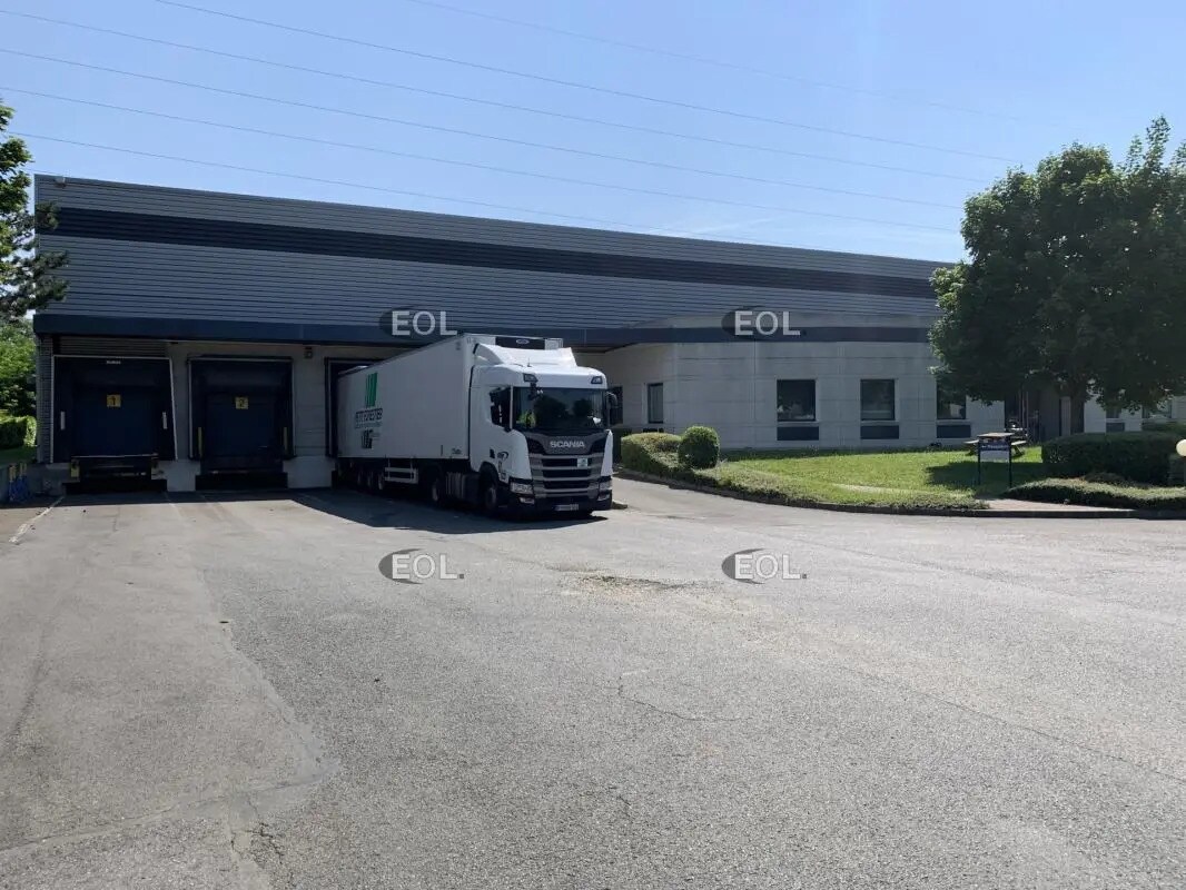 Flex in Lisses for lease Building Photo- Image 1 of 8