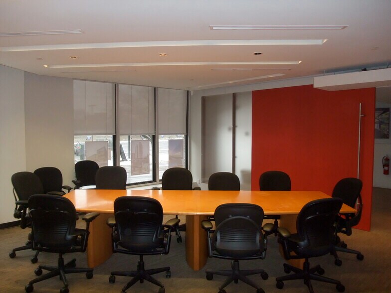 205 Catherine St, Ottawa, ON for sale - Interior Photo - Image 2 of 16